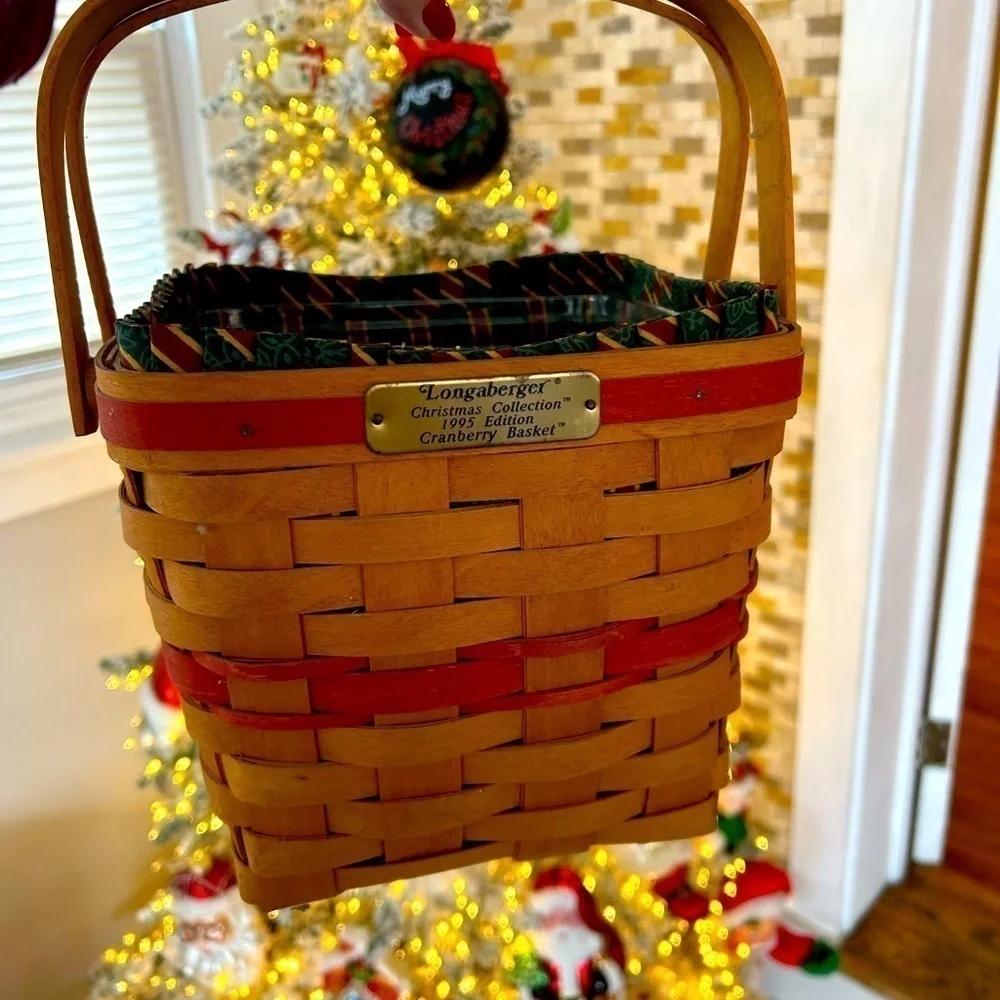 Longaberger Christmas edition 1995 red cranberry basket